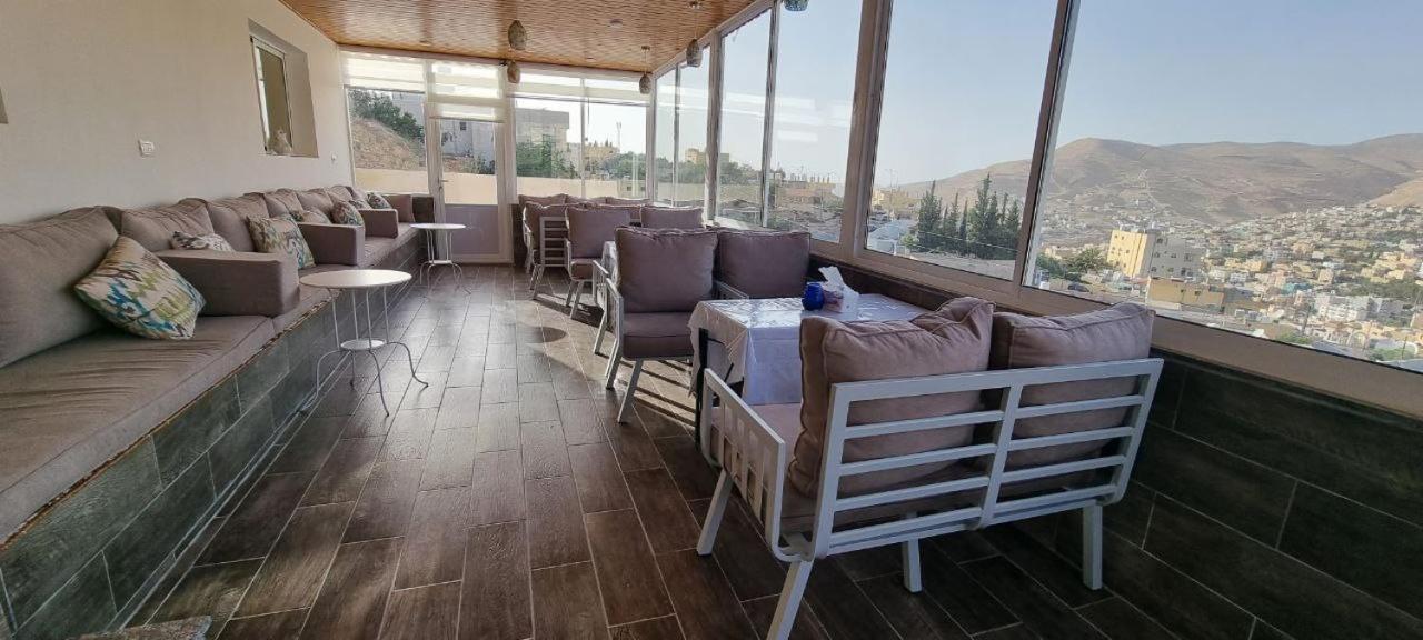 וואדי מוסא Beit Alshabaan Inn מראה חיצוני תמונה