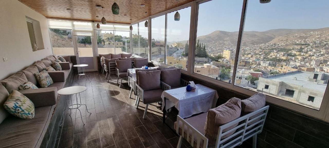 וואדי מוסא Beit Alshabaan Inn מראה חיצוני תמונה